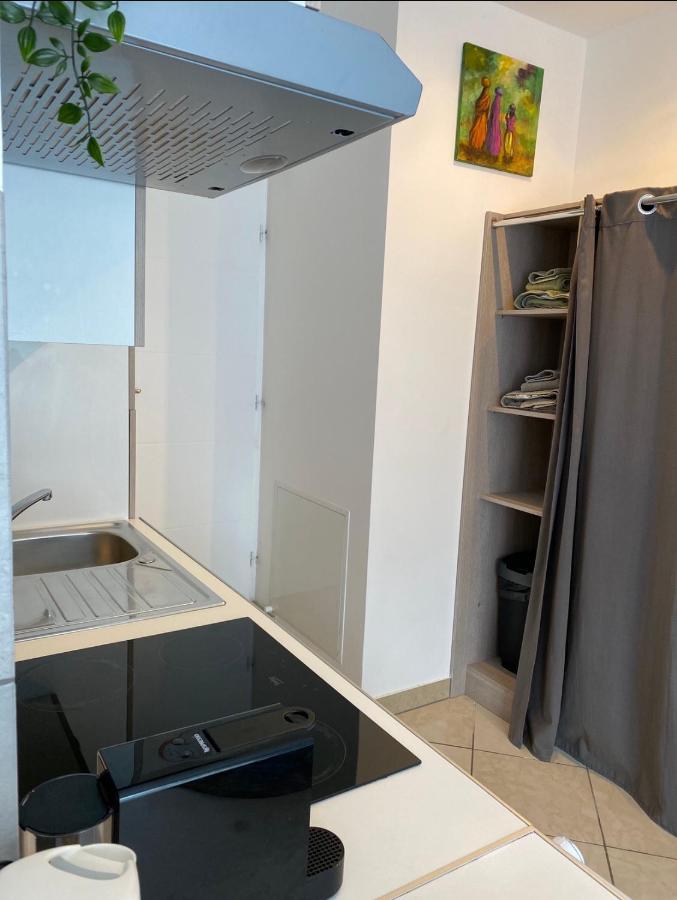 Trendy Studios Tassin Ngoại thất bức ảnh